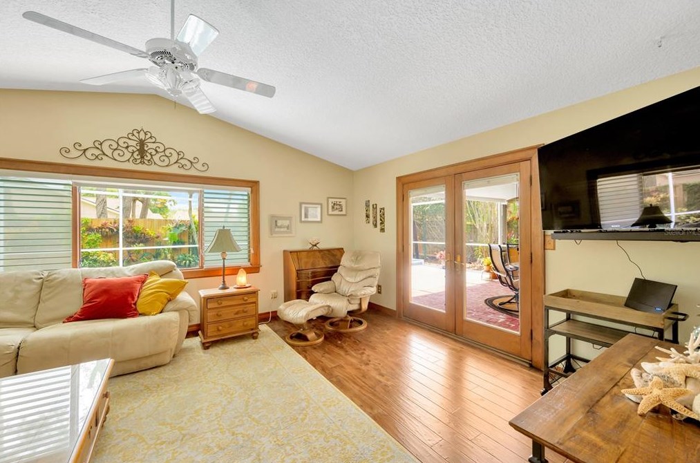 1514 Woonsocket Ln, Brandon FL  33511-1822 exterior