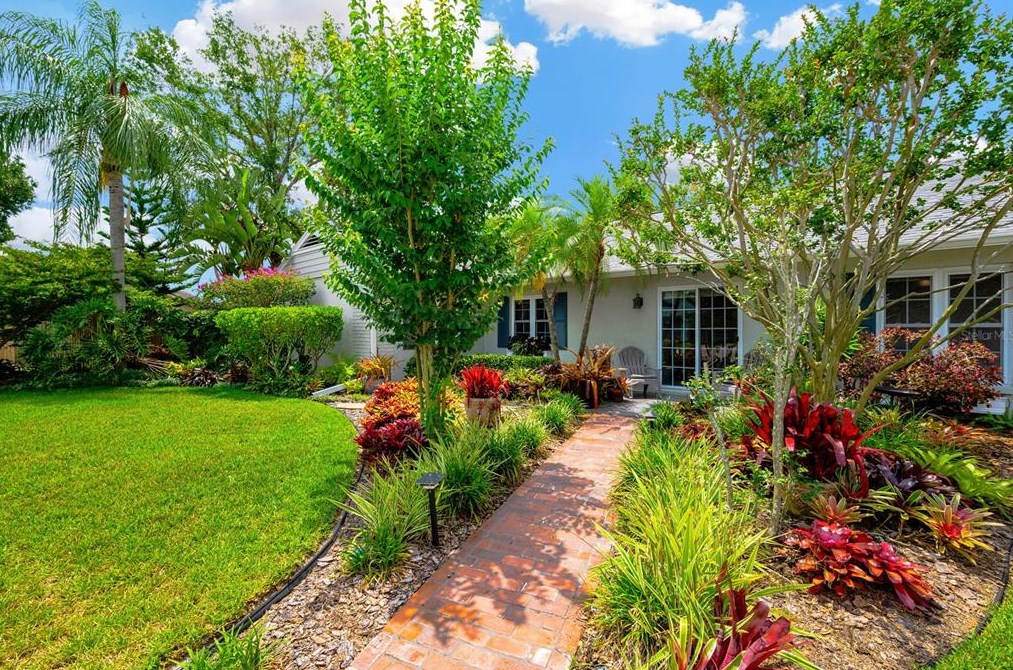 1514 Woonsocket Ln, Brandon FL  33511-1823 exterior