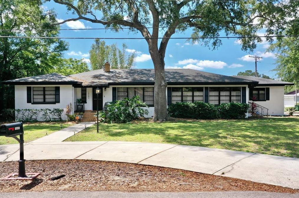 10403 Newport Cir, Tampa, FL 33612-6528
