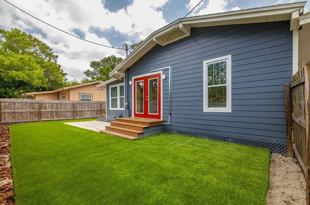 3011 Ola Ave, Tampa FL 33603-3500 exterior