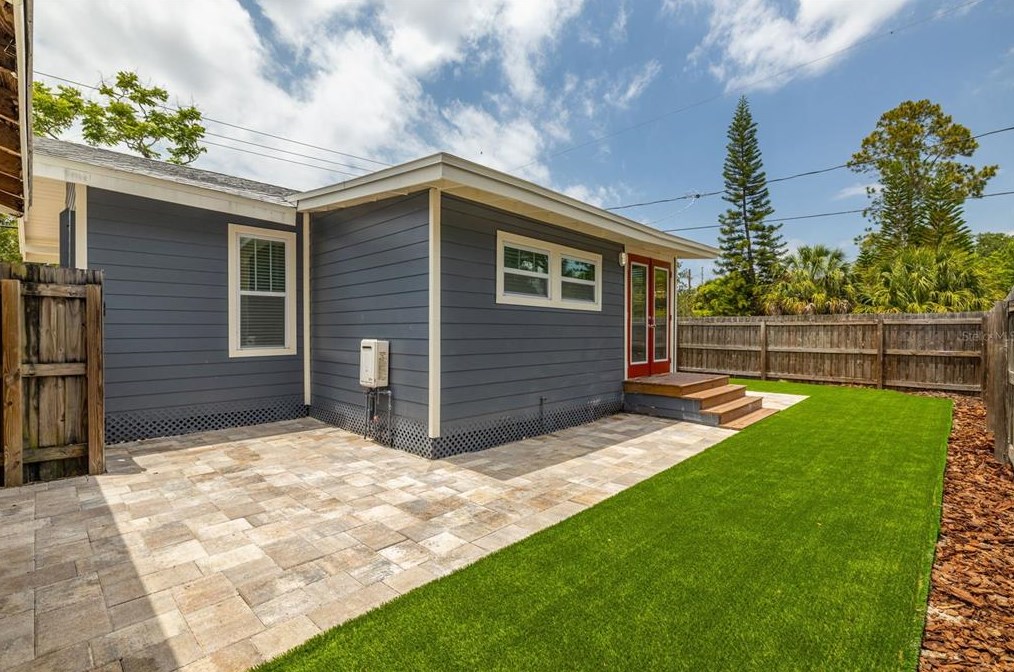 3011 Ola Ave, Tampa FL 33603-3500 exterior