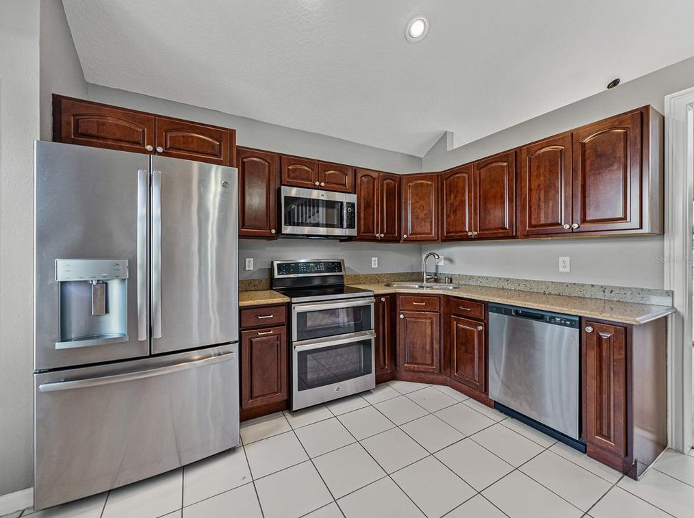 9127 Egret Cove Cir, Riverview FL  33578-3114 exterior