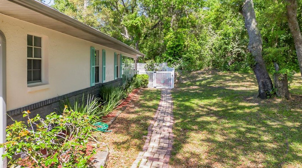 10 Byrsonima Ct, Homosassa FL 34446-4609 exterior