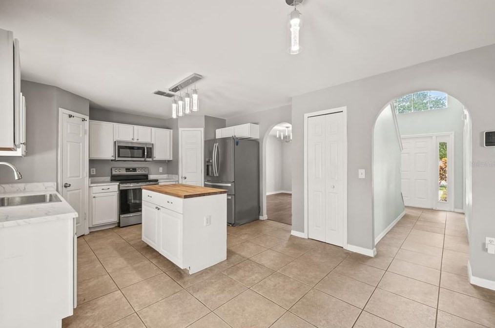 6322 Gondola Dr, Riverview FL  33578-1306 exterior