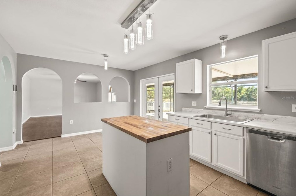 6322 Gondola Dr, Riverview FL  33578-1306 exterior