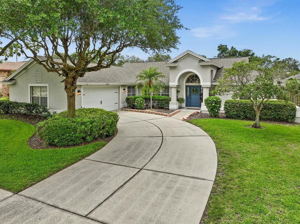 16607 Longleat Dr, Lutz, FL 33549