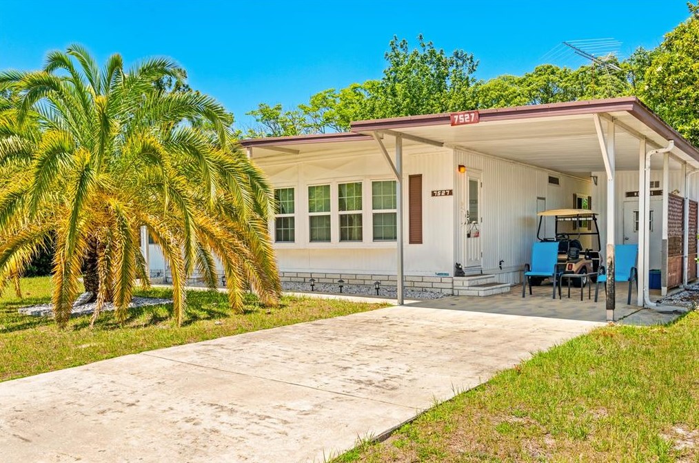 7527 Fairlane Ave, Brooksville, FL 34613