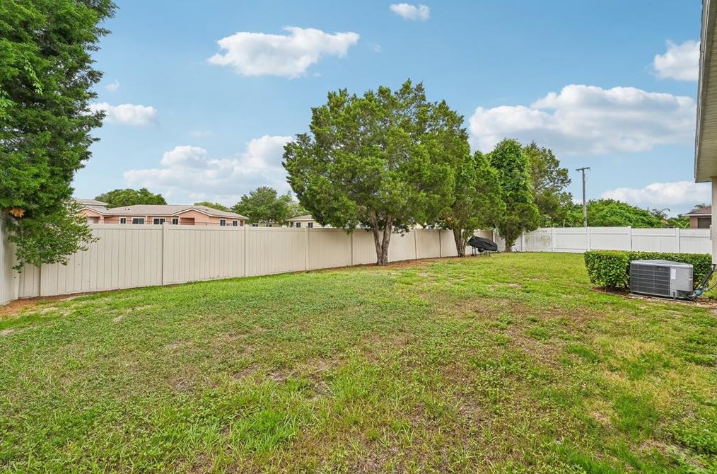1109 Windton Oak Dr, Ruskin, FL 33570-5329