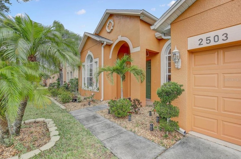 2503 Yukon Cliff Dr, Ruskin, FL 33570-6346