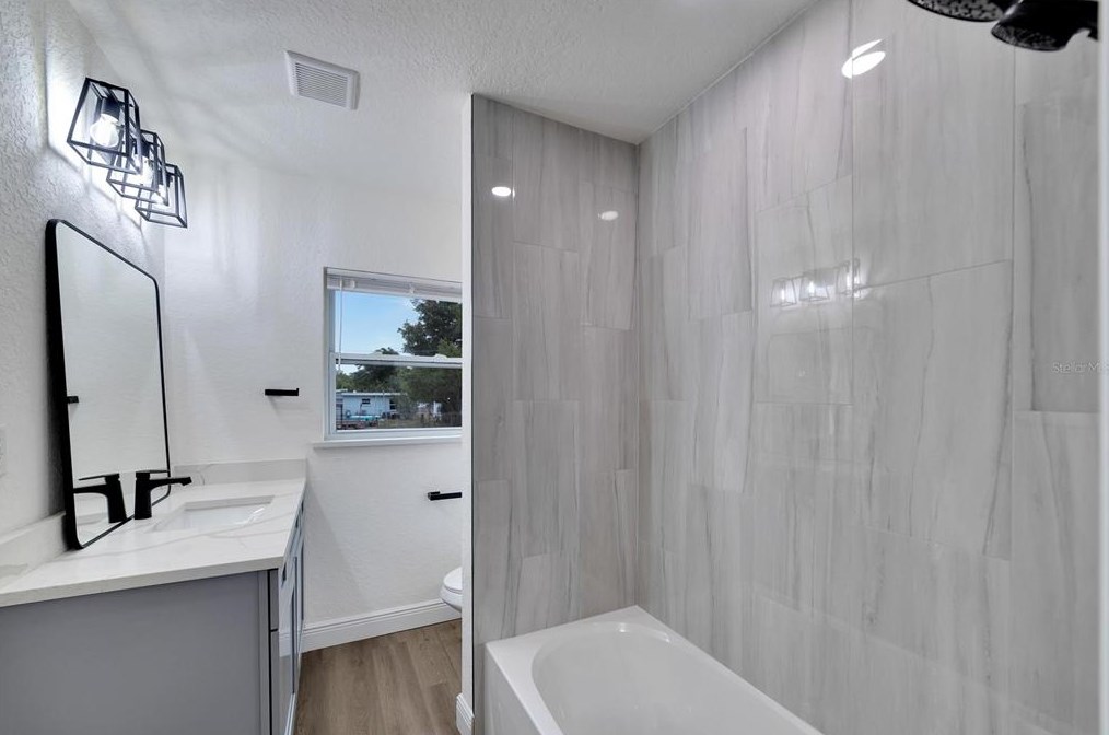 8719 Larkhall Pl, Tampa FL 33604-2310 exterior