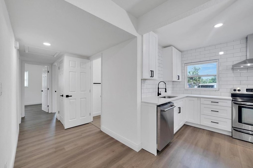 8719 Larkhall Pl, Tampa FL 33604-2310 exterior