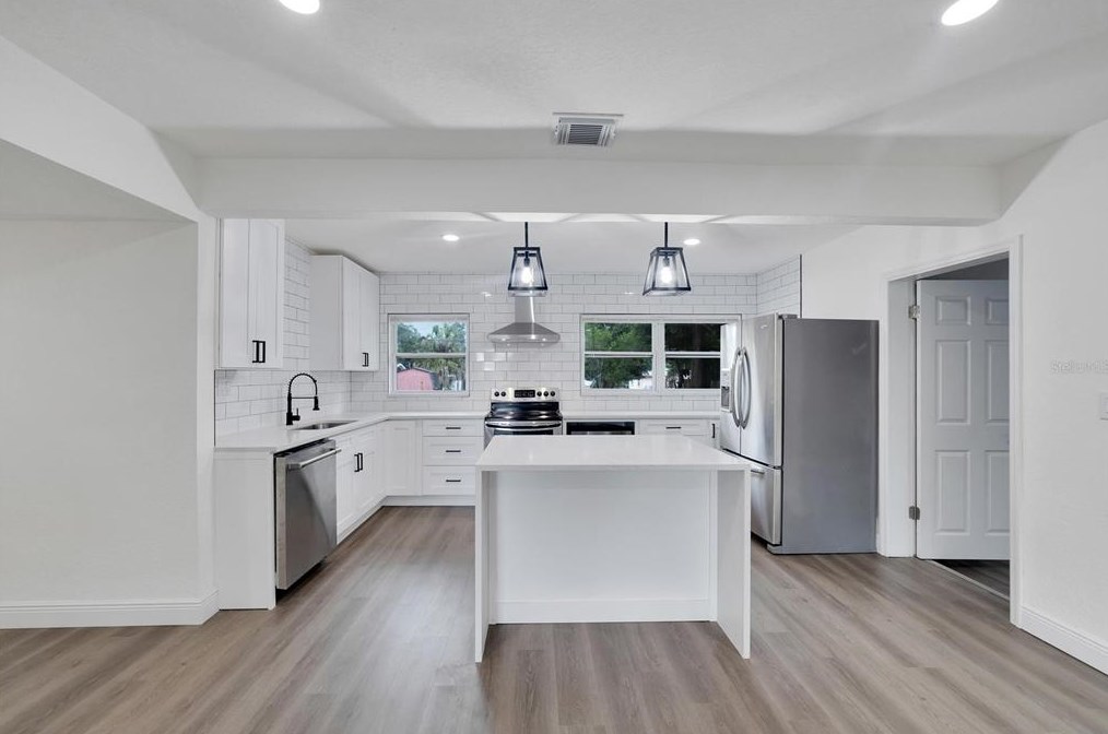 8719 Larkhall Pl, Tampa FL 33604-2310 exterior