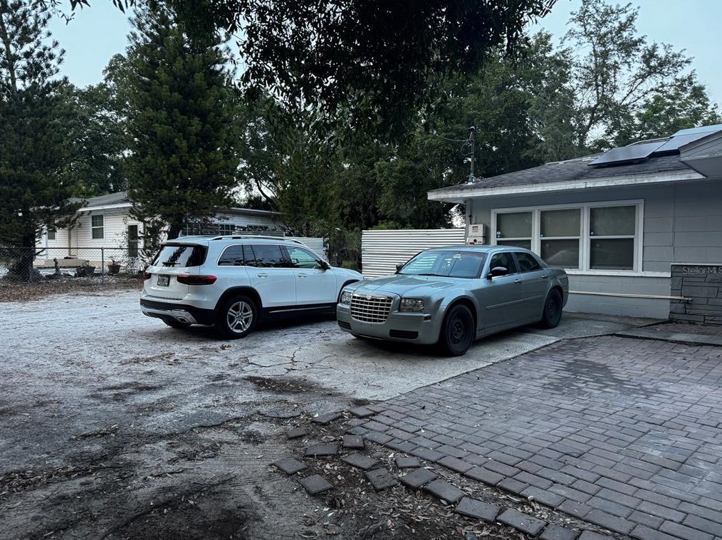 7015 Center Dr, Tampa, FL 33604-5107