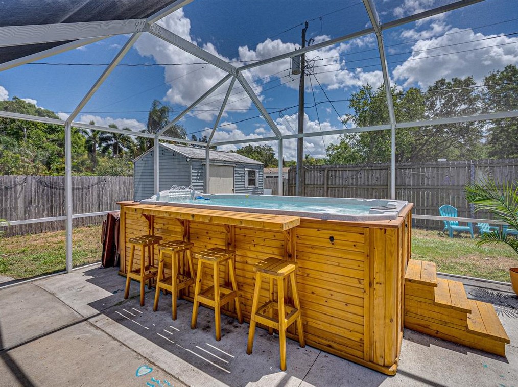 2322 Cadillac St, Sarasota, FL 34231
