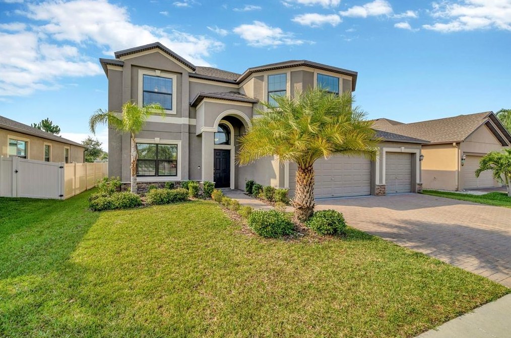 9910 Smarty Jones Dr, Ruskin, FL 33573