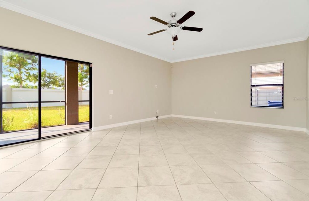 9910 Smarty Jones Dr, Ruskin FL  33573-6718 exterior