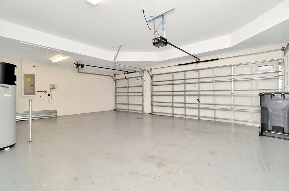 9910 Smarty Jones Dr, Ruskin FL  33573-6718 exterior