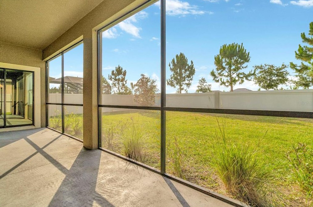 9910 Smarty Jones Dr, Ruskin FL  33573-6718 exterior