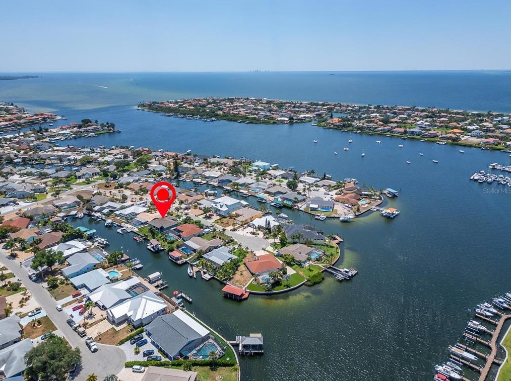 6337 Cottonwood Ln, Ruskin, FL 33572-2323