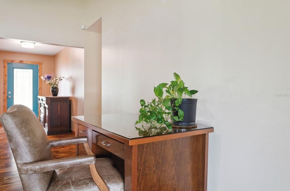 1950 Clement Rd, Lutz FL  33549-5557 exterior