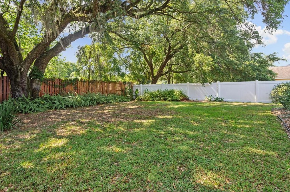 1950 Clement Rd, Lutz FL  33549-5557 exterior