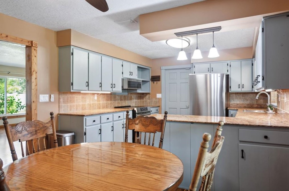 1950 Clement Rd, Lutz FL  33549-5557 exterior