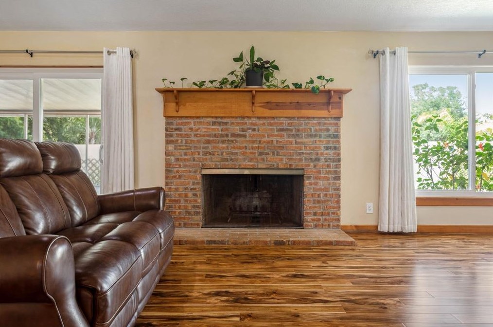 1950 Clement Rd, Lutz FL  33549-5557 exterior