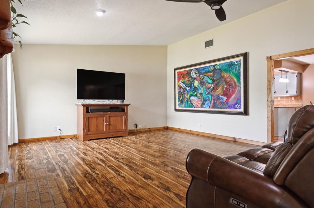 1950 Clement Rd, Lutz FL  33549-5557 exterior