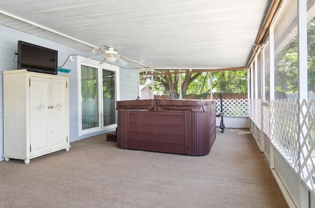 1950 Clement Rd, Lutz FL  33549-5557 exterior