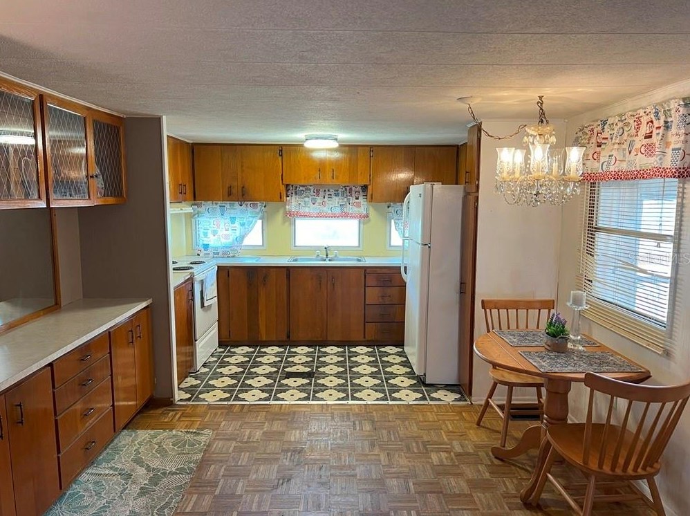 39047 Ola Ave, Zephyrhills, FL 33542-1722