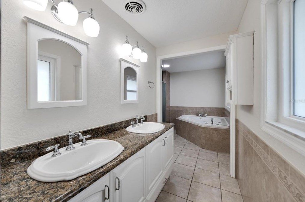 11301 Donneymoor Dr, Riverview FL  33569-9118 exterior