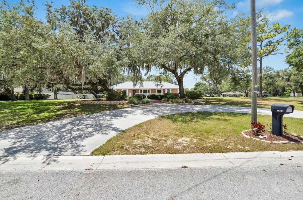 11301 Donneymoor Dr, Riverview FL  33569-9118 exterior