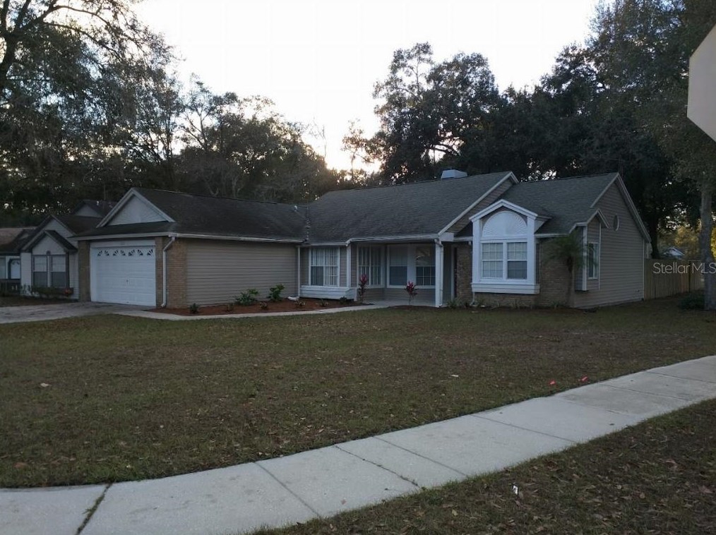 3221 Thackery Way, Plant City, FL 33566