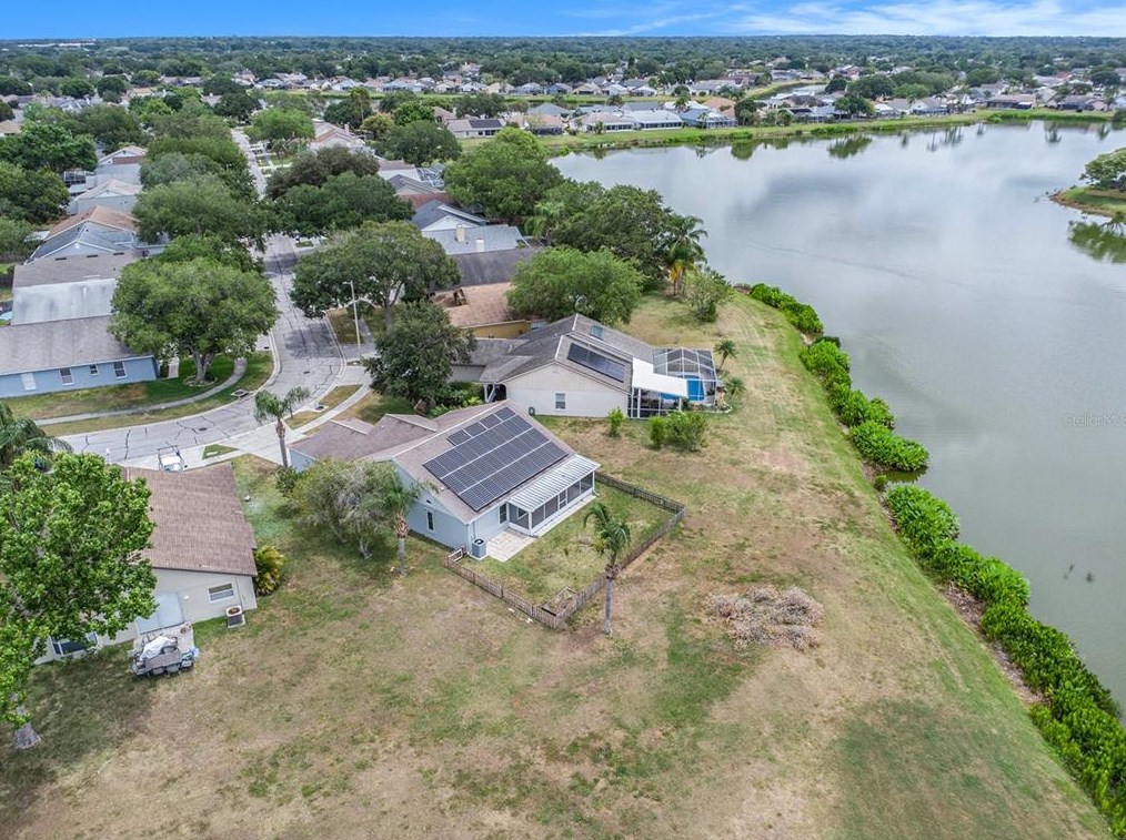 1632 Portsmouth Lake Dr, Brandon, FL 33511-1875