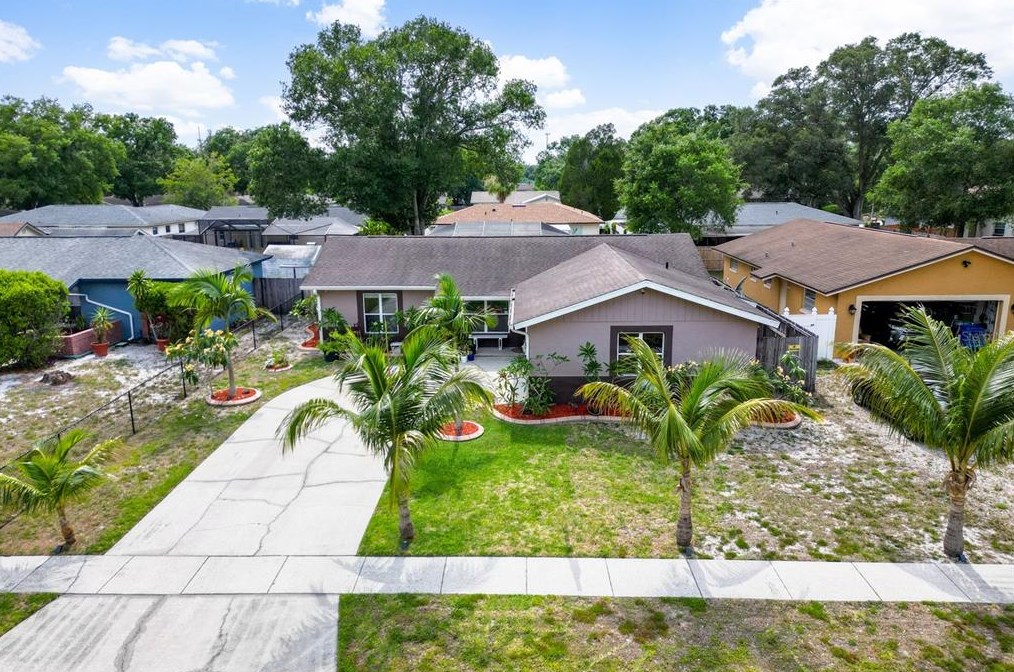 2228 Lauren Cir, Brandon, FL 33510-2711