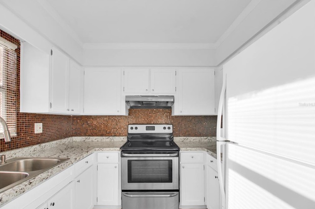 3215 Deerfield Dr, Tampa FL 33619-6526 exterior