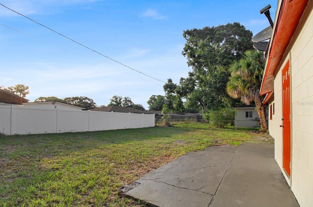 3215 Deerfield Dr, Tampa FL 33619-6526 exterior