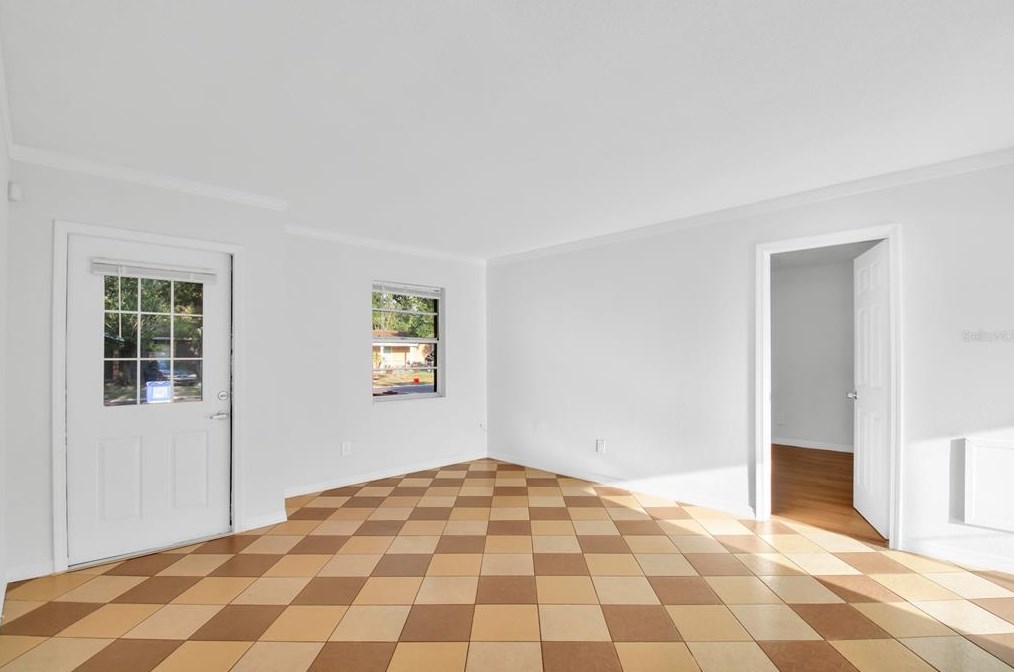 3215 Deerfield Dr, Tampa FL 33619-6526 exterior