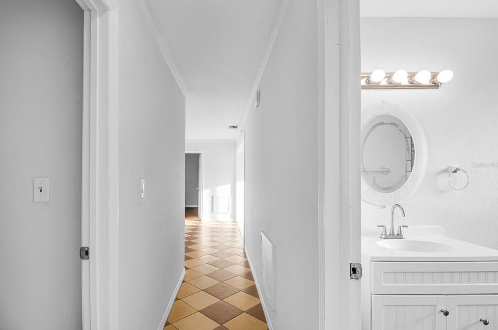 3215 Deerfield Dr, Tampa FL 33619-6526 exterior