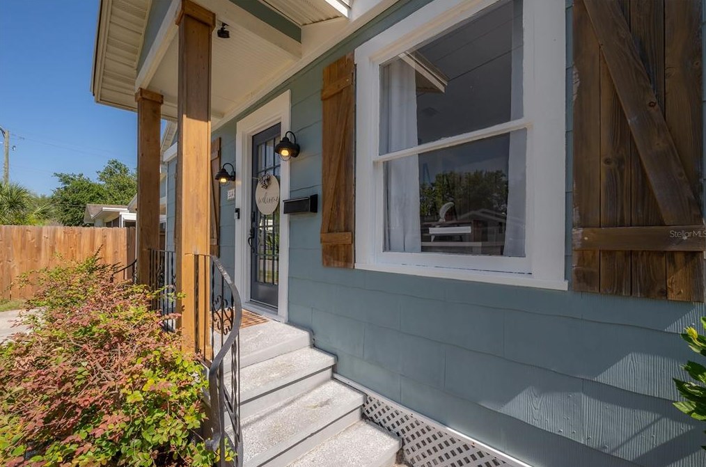 304 Minnehaha St, Tampa FL 33604-5737 exterior