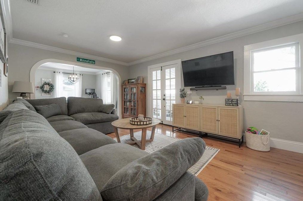 304 Minnehaha St, Tampa FL 33604-5737 exterior