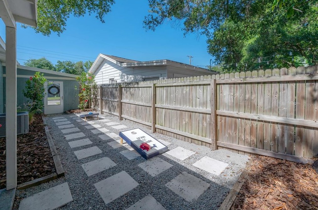 304 Minnehaha St, Tampa FL 33604-5737 exterior