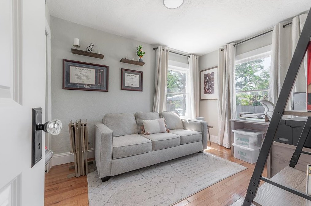 304 Minnehaha St, Tampa FL 33604-5737 exterior