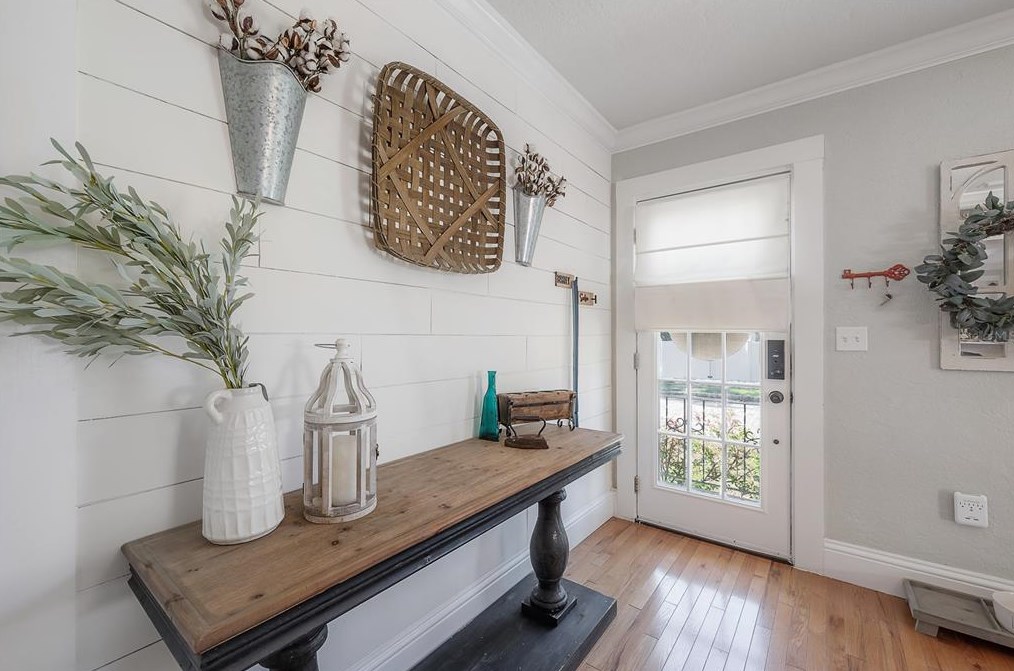 304 Minnehaha St, Tampa FL 33604-5737 exterior