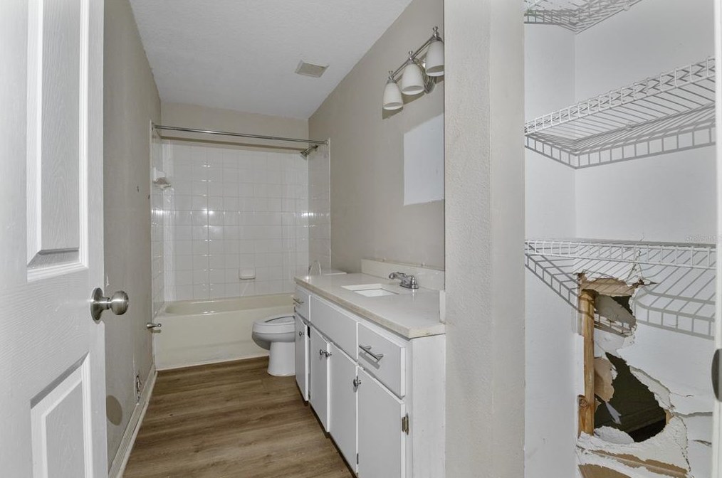 10017 11 St, Tampa FL 33604-7834 exterior