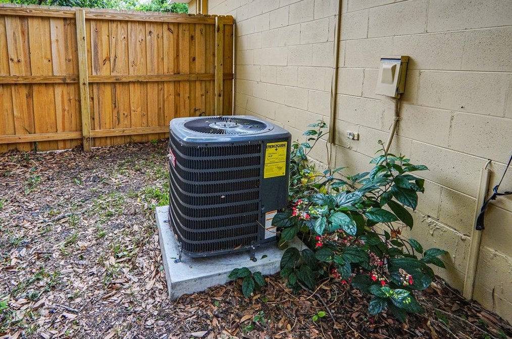 10017 11 St, Tampa FL 33604-7834 exterior