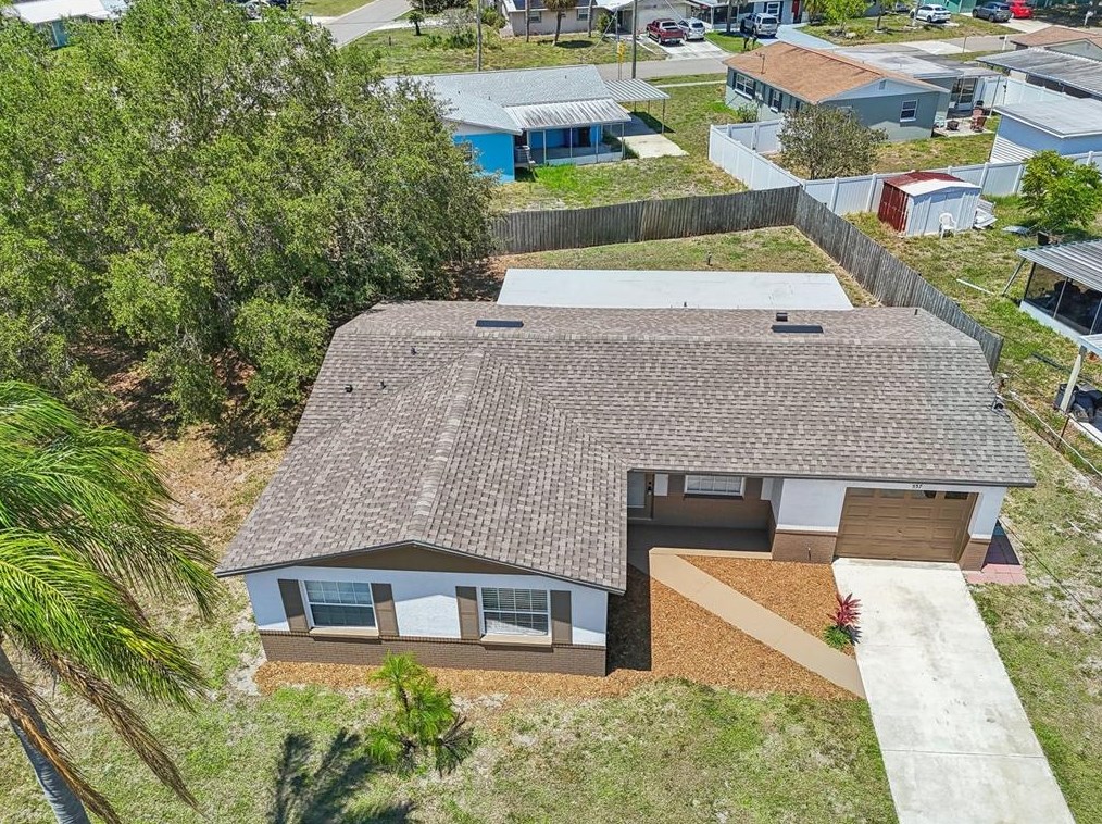 557 Flame Tree Dr, Ruskin FL  33572-2515 exterior