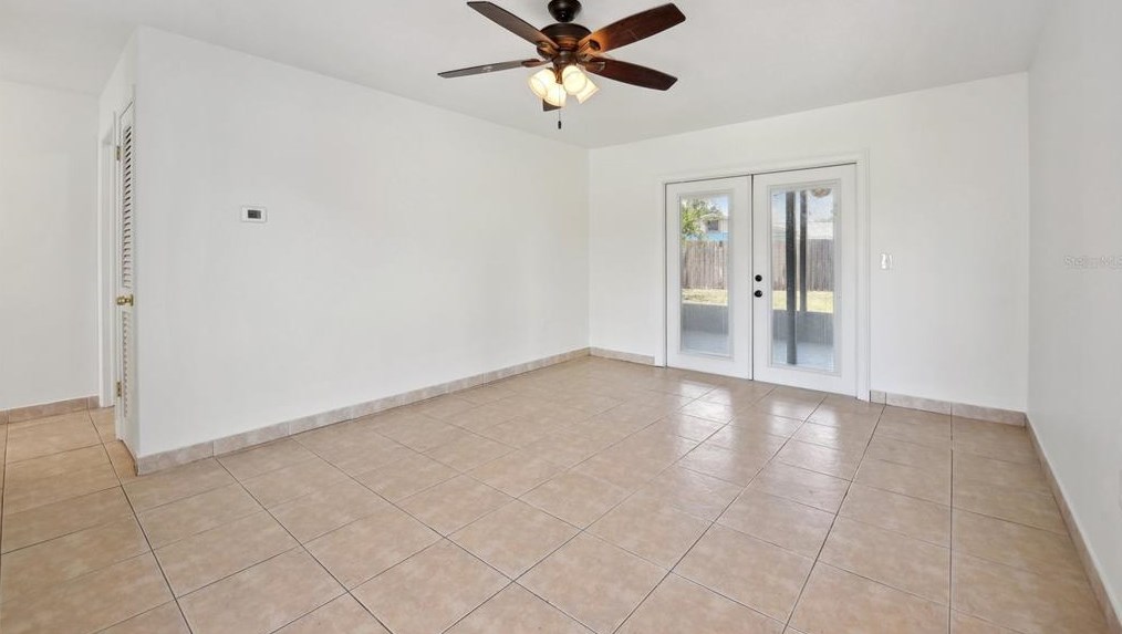 557 Flame Tree Dr, Ruskin FL  33572-2515 exterior