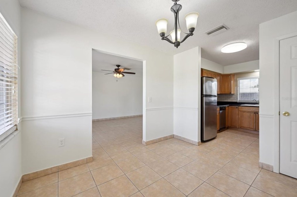 557 Flame Tree Dr, Ruskin FL  33572-2515 exterior