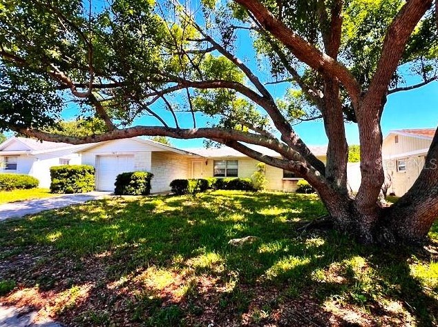 7407 Sandalwood Dr, Port Richey, FL 34668-5749